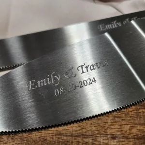 Engraved cake knife set