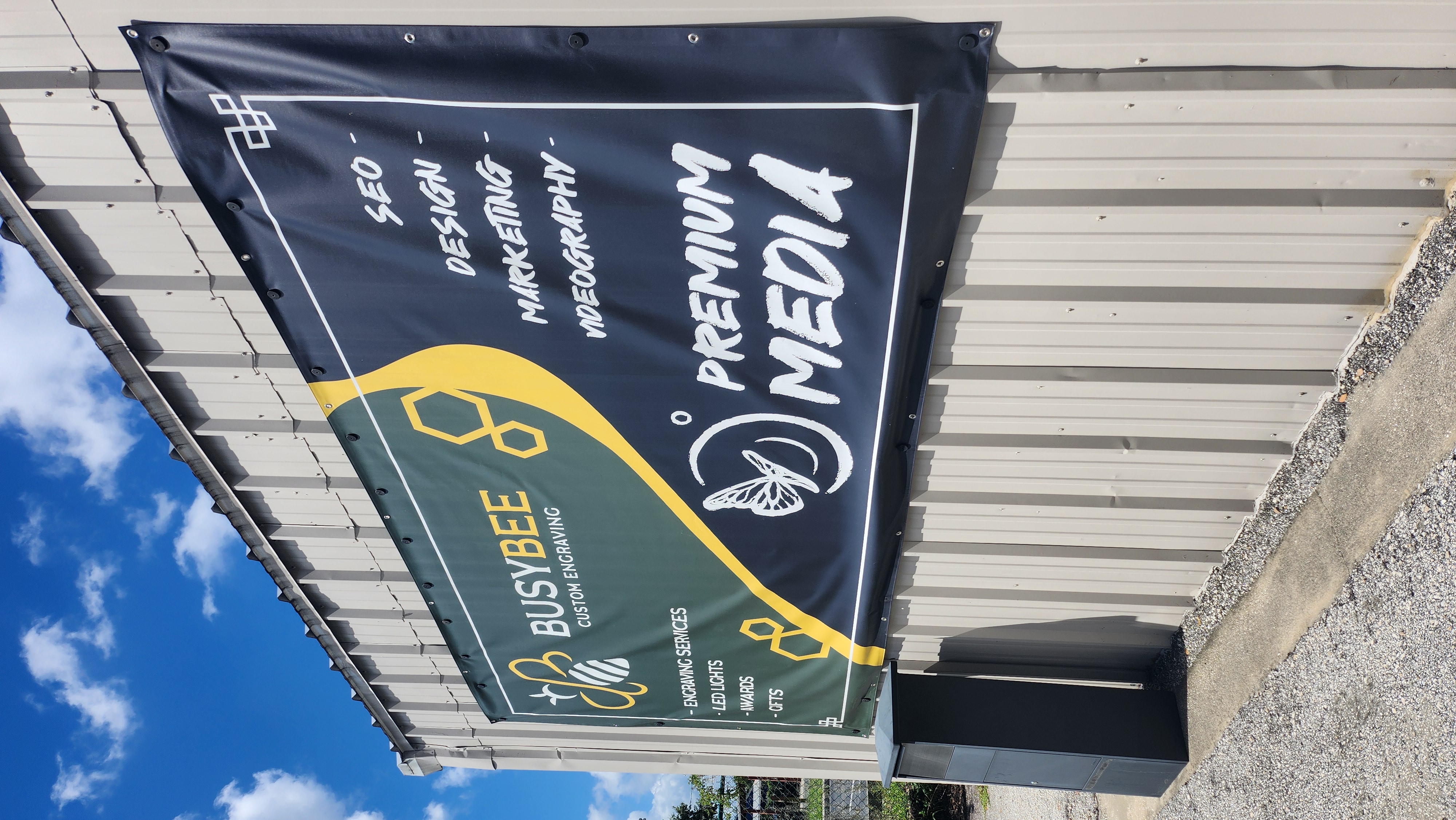 Large vinyl banner for outdoor display